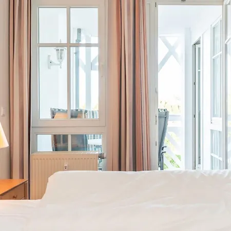 Gemuetliche Mit Balkon Und Badewanne In 아파트