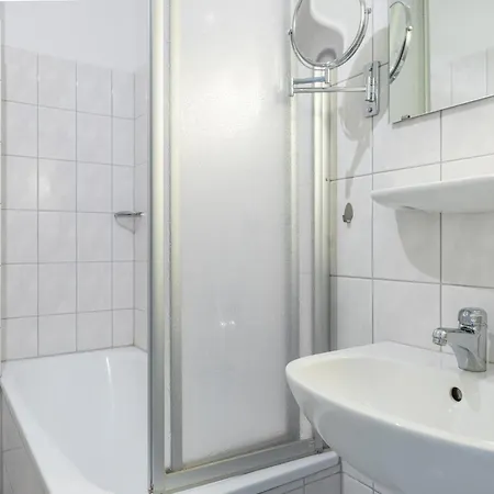 아파트 Gemuetliche Mit Balkon Und Badewanne In